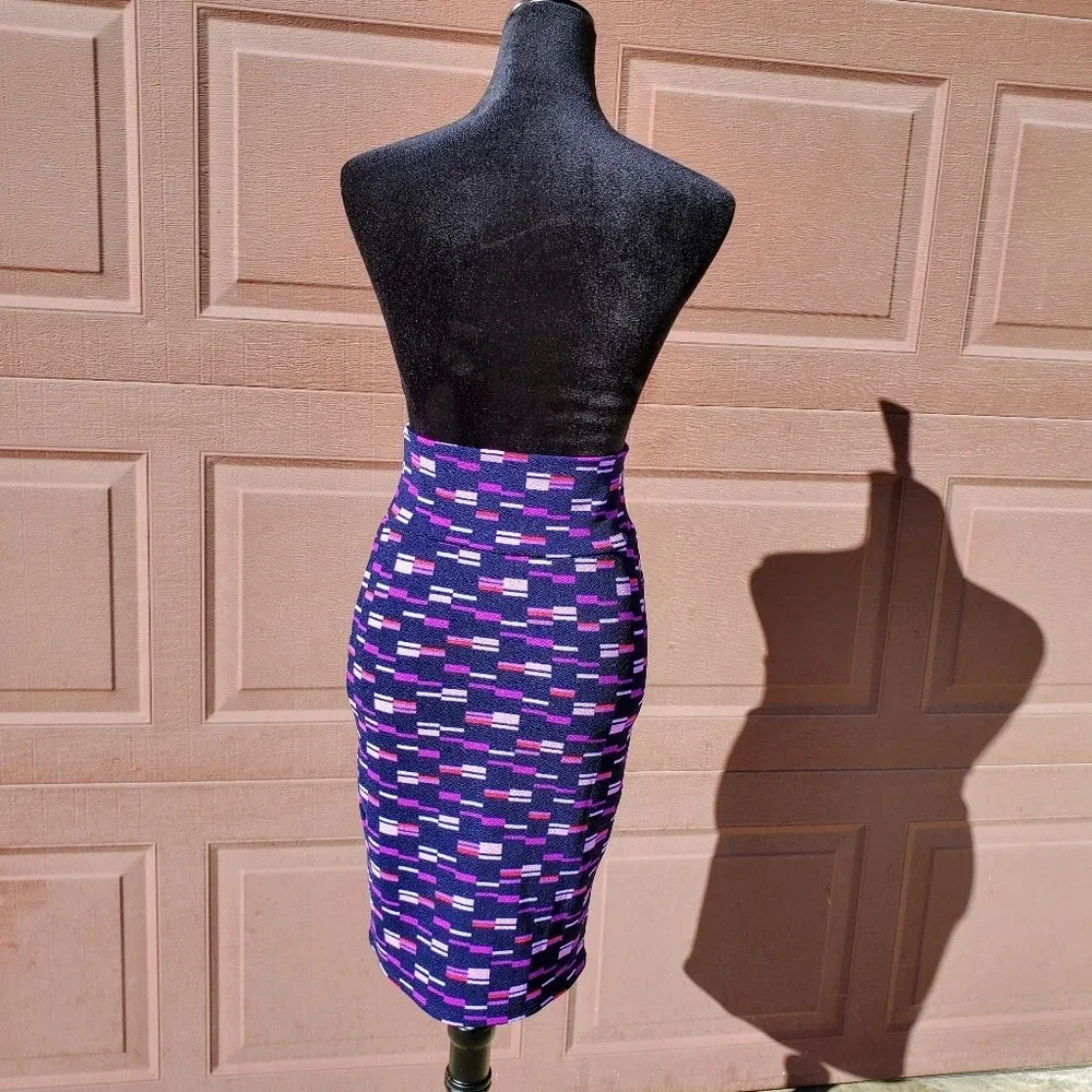 LuLaRoe Cassie Purple Geometric Print Pull-On Midi Pencil Skirt Size XS NWOT